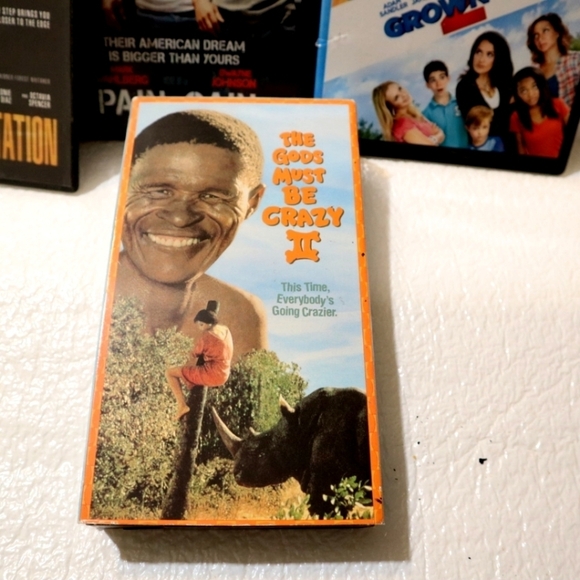 The God's Must Be Crazy 2 VHS - Picture 2 of 10